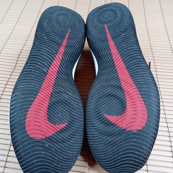 Nike FLY BY LOW 908973-600 Running Training Gym Red Black White Mens Size 12. 33 - Picture 8 of 8